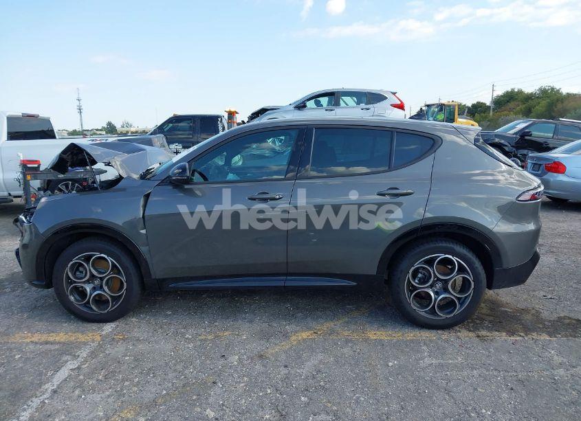 Photo 14 of 2025 Alfa Romeo TONALE AWD (VIN ZASNATAN6S3090601)