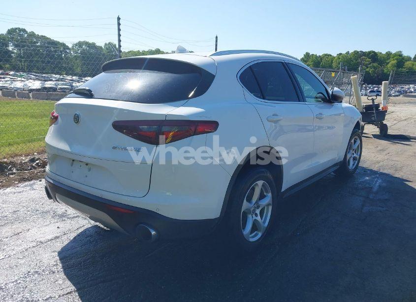 Photo 4 of 2019 Alfa Romeo STELVIO RWD (VIN ZASPAJAN0K7C41814)