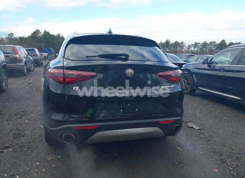 Photo 17 of 2021 Alfa Romeo STELVIO AWD (VIN ZASPAKAN9M7D15031)