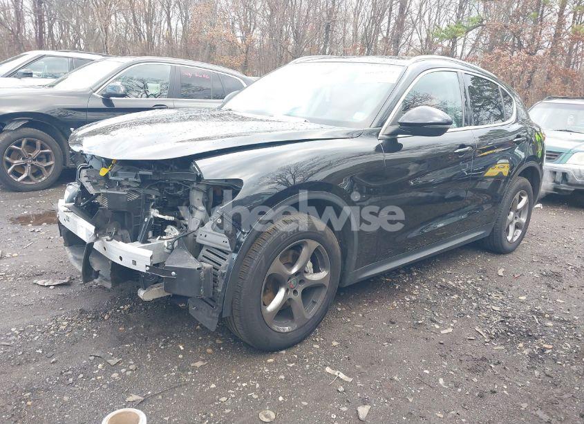 Photo 2 of 2021 Alfa Romeo STELVIO AWD (VIN ZASPAKAN9M7D15031)