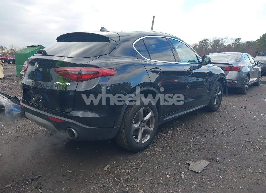 Photo 4 of 2021 Alfa Romeo STELVIO AWD (VIN ZASPAKAN9M7D15031)