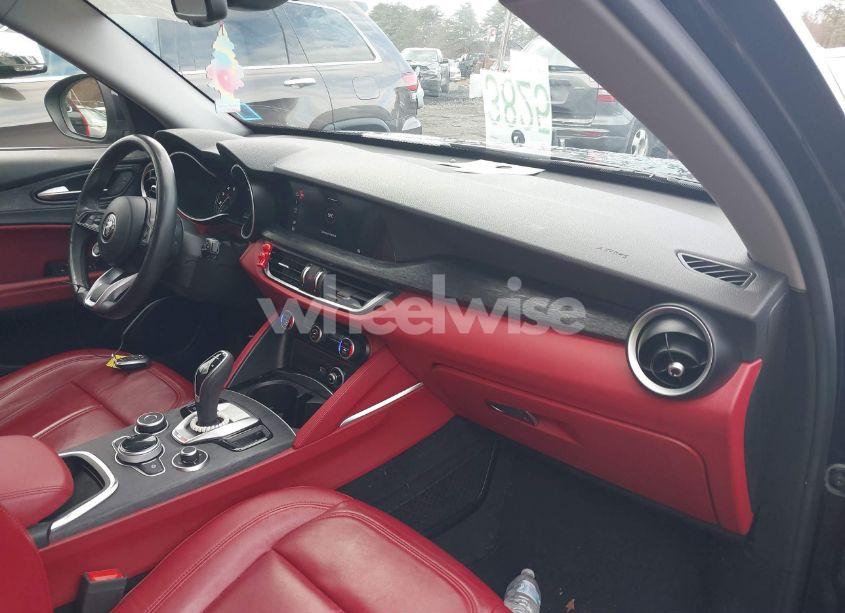 Photo 5 of 2021 Alfa Romeo STELVIO AWD (VIN ZASPAKAN9M7D15031)