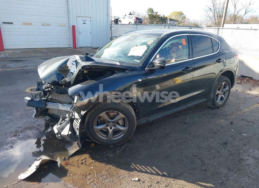 Photo 2 of 2021 Alfa Romeo STELVIO AWD (VIN ZASPAKANXM7D08119)