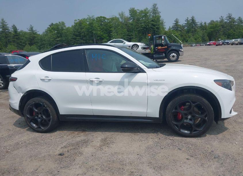 Photo 13 of 2024 Alfa Romeo STELVIO VELOCE AWD (VIN ZASPAKBN0R7D72661)