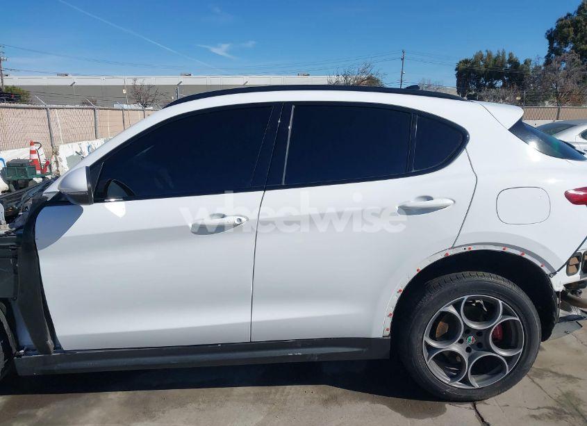 Photo 15 of 2019 Alfa Romeo STELVIO TI SPORT AWD (VIN ZASPAKBN1K7C36934)