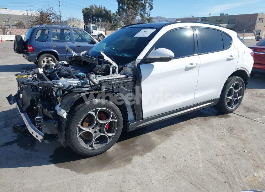 Photo 2 of 2019 Alfa Romeo STELVIO TI SPORT AWD (VIN ZASPAKBN1K7C36934)