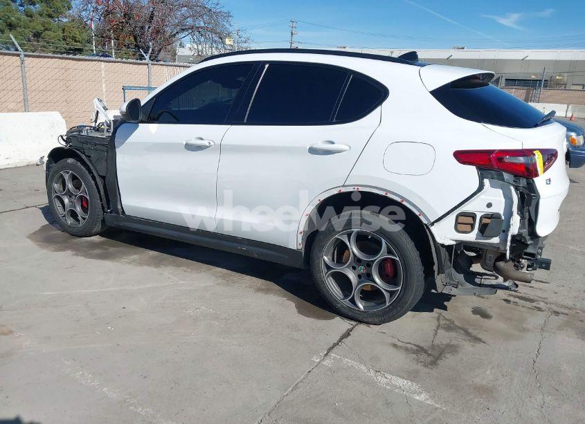 Photo 3 of 2019 Alfa Romeo STELVIO TI SPORT AWD (VIN ZASPAKBN1K7C36934)