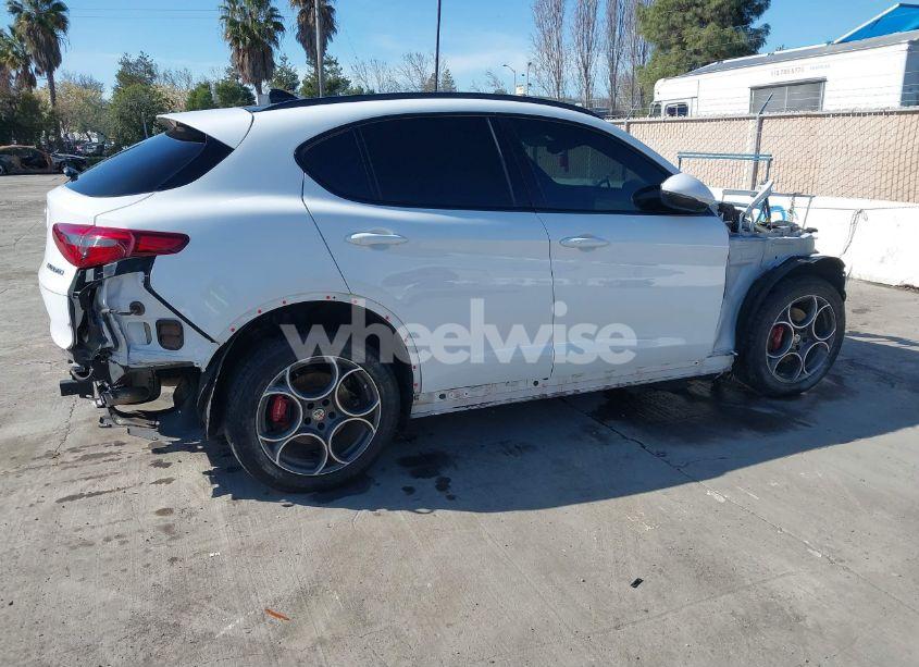 Photo 4 of 2019 Alfa Romeo STELVIO TI SPORT AWD (VIN ZASPAKBN1K7C36934)