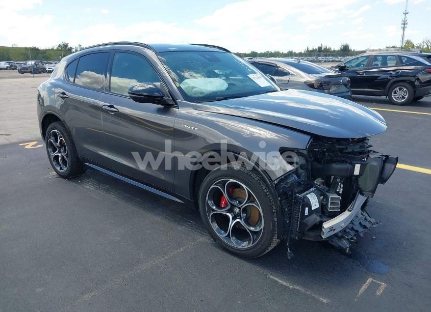 2024 Alfa Romeo STELVIO VELOCE AWD (VIN ZASPAKBN1R7D78095) main photo
