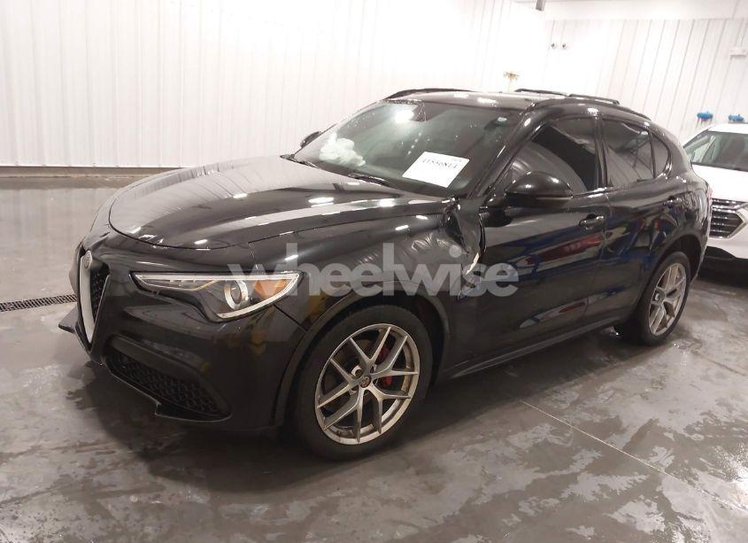 Photo 2 of 2019 Alfa Romeo STELVIO TI SPORT AWD (VIN ZASPAKBN3K7C71569)
