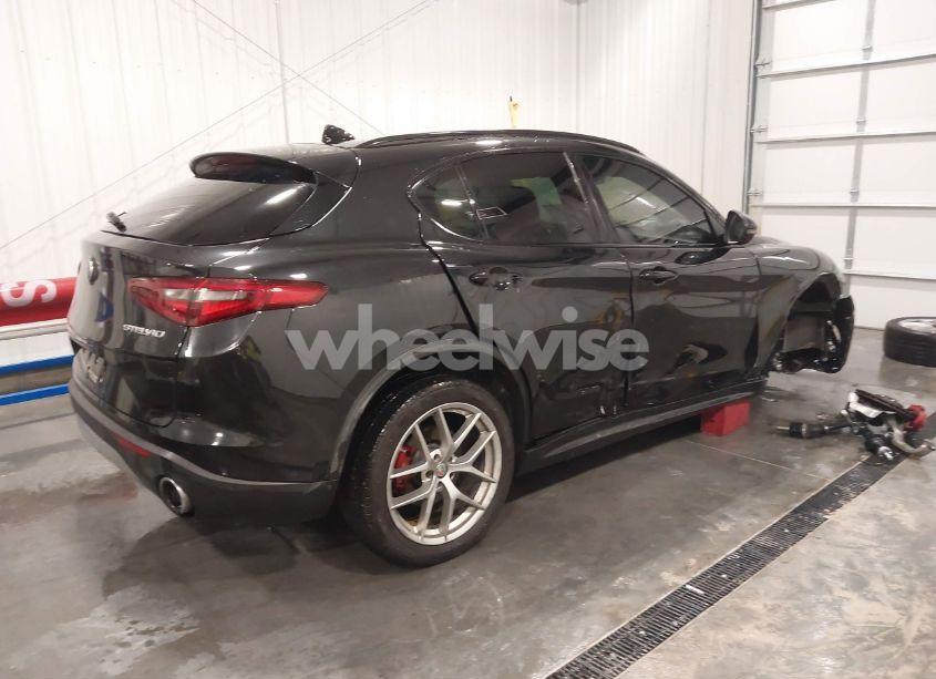 Photo 4 of 2019 Alfa Romeo STELVIO TI SPORT AWD (VIN ZASPAKBN3K7C71569)