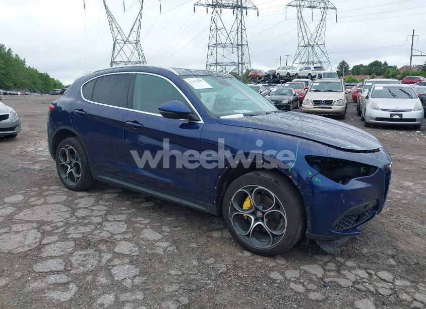 2019 Alfa Romeo STELVIO TI LUSSO AWD (VIN ZASPAKBN5K7C58905) main photo