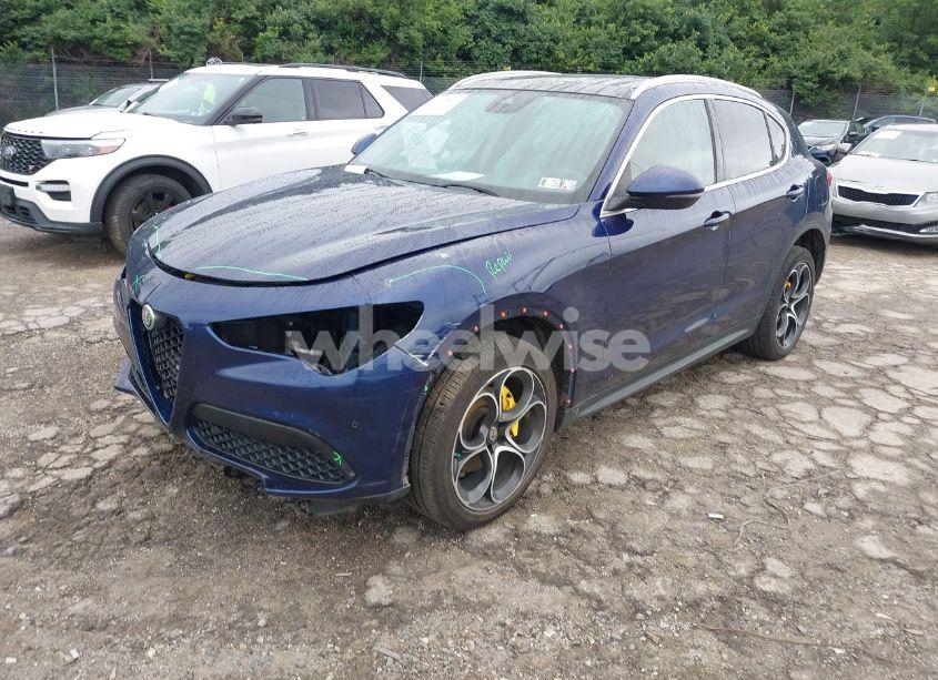 Photo 2 of 2019 Alfa Romeo STELVIO TI LUSSO AWD (VIN ZASPAKBN5K7C58905)