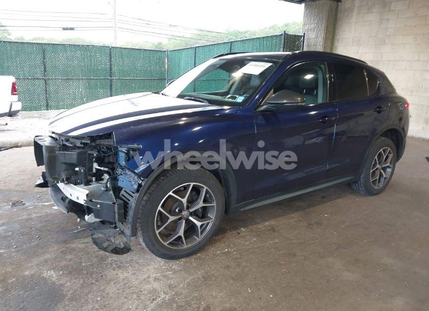 Photo 2 of 2019 Alfa Romeo STELVIO TI AWD (VIN ZASPAKBN5K7C59505)