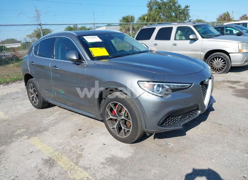 2020 Alfa Romeo STELVIO TI AWD (VIN ZASPAKBN5L7C75639) main photo