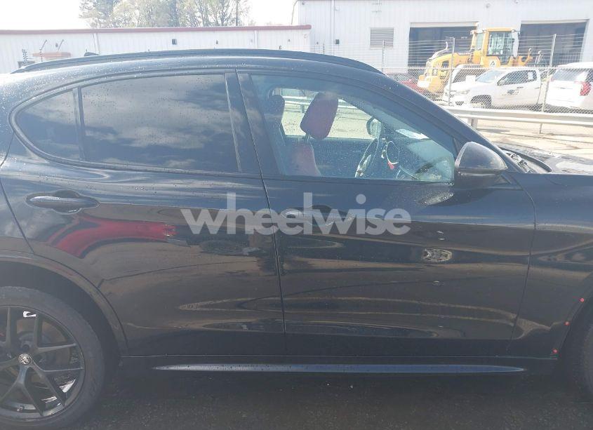 Photo 13 of 2020 Alfa Romeo STELVIO TI AWD (VIN ZASPAKBN7L7C92393)