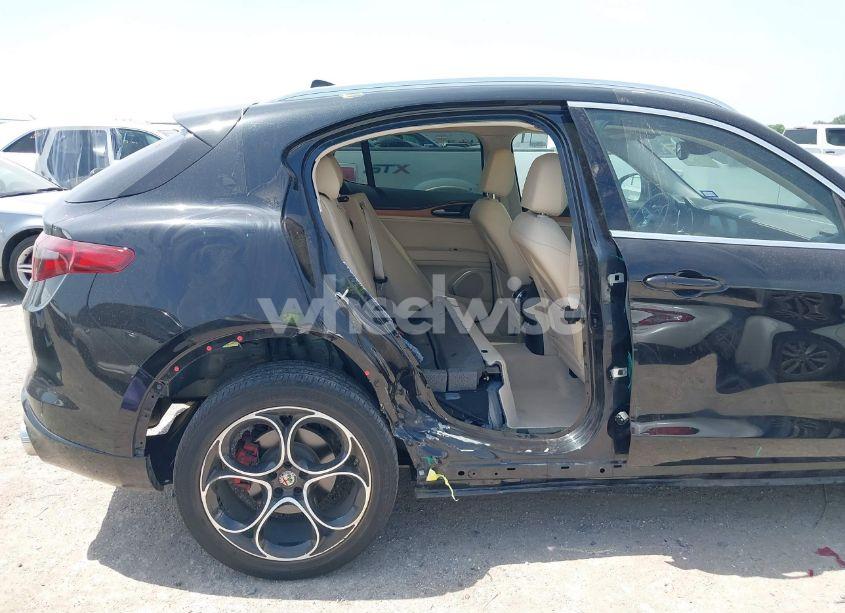 Photo 17 of 2020 Alfa Romeo STELVIO TI LUSSO AWD (VIN ZASPAKBN8L7C95979)