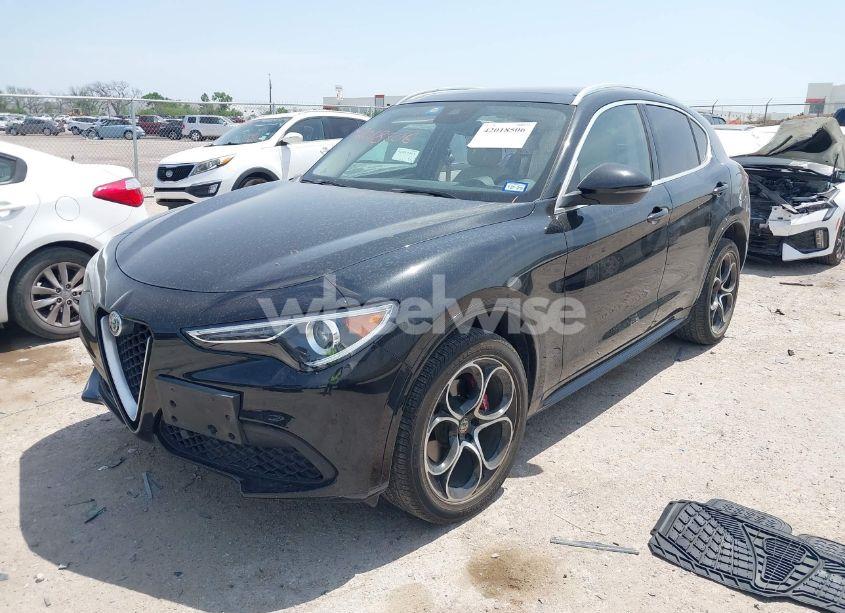 Photo 2 of 2020 Alfa Romeo STELVIO TI LUSSO AWD (VIN ZASPAKBN8L7C95979)