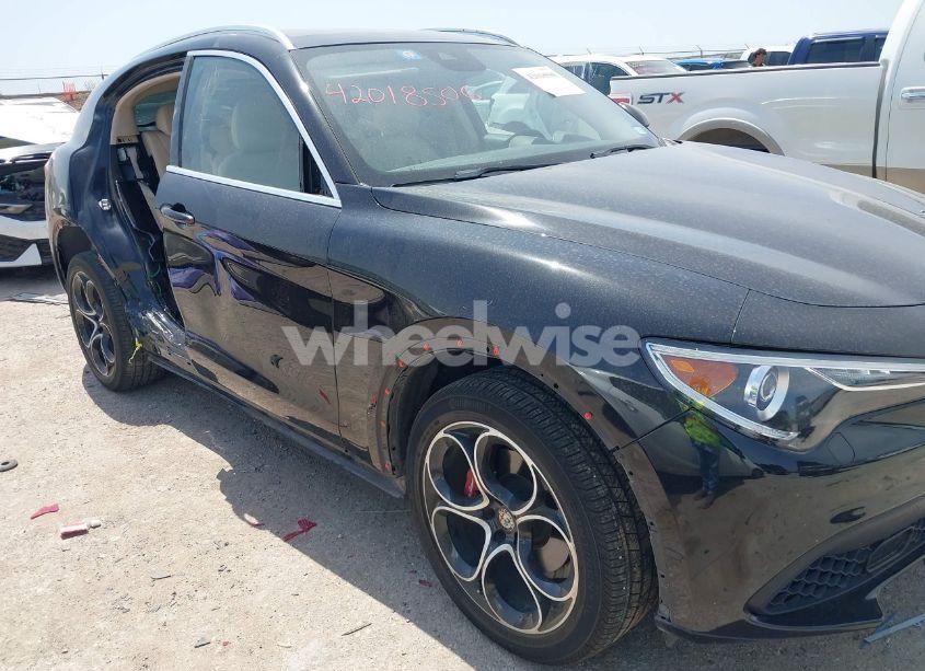 Photo 6 of 2020 Alfa Romeo STELVIO TI LUSSO AWD (VIN ZASPAKBN8L7C95979)