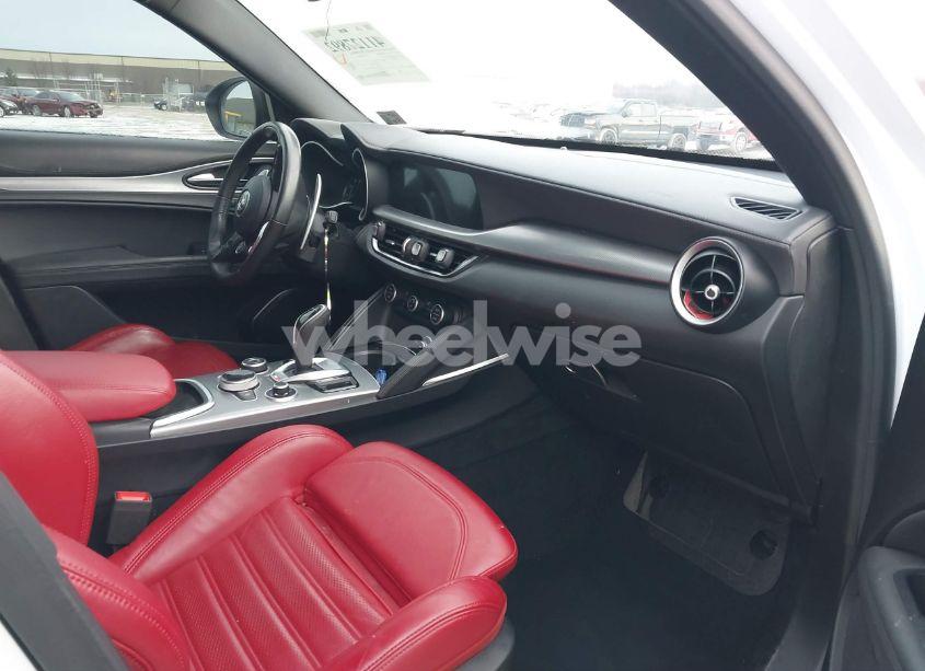 Photo 5 of 2022 Alfa Romeo STELVIO VELOCE TI AWD (VIN ZASPAKBN9N7D30435)