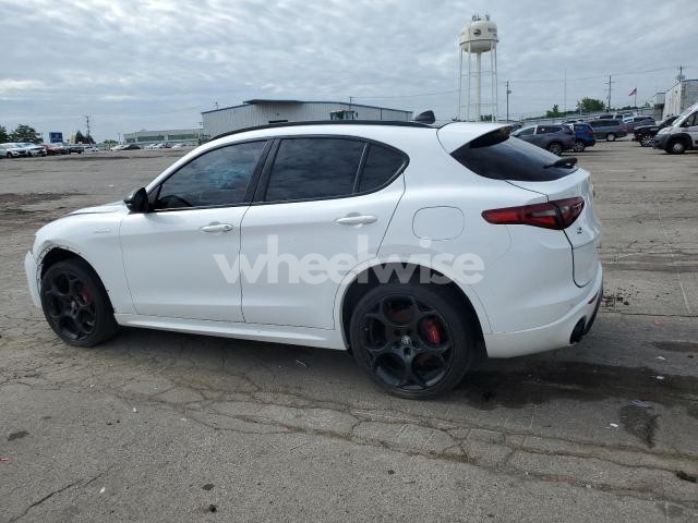 Photo 2 of 2022 ALFA ROMEO STELVIO TI (VIN ZASPAKBN9N7D37921)