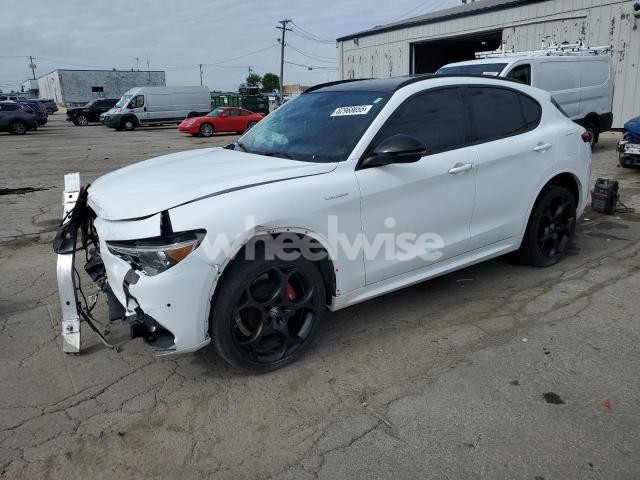 Photo 5 of 2022 ALFA ROMEO STELVIO TI (VIN ZASPAKBN9N7D37921)