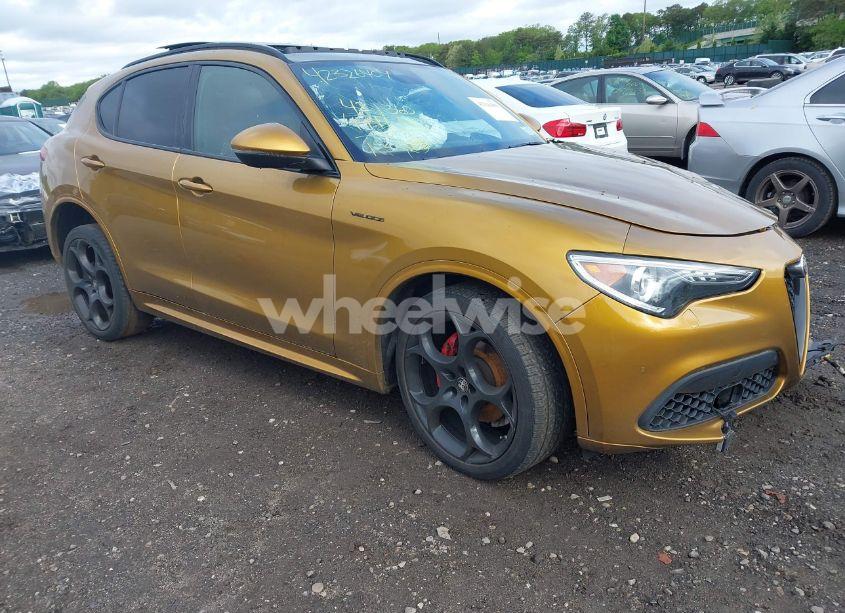 2022 Alfa Romeo STELVIO VELOCE TI AWD (VIN ZASPAKBNXN7D26328) main photo