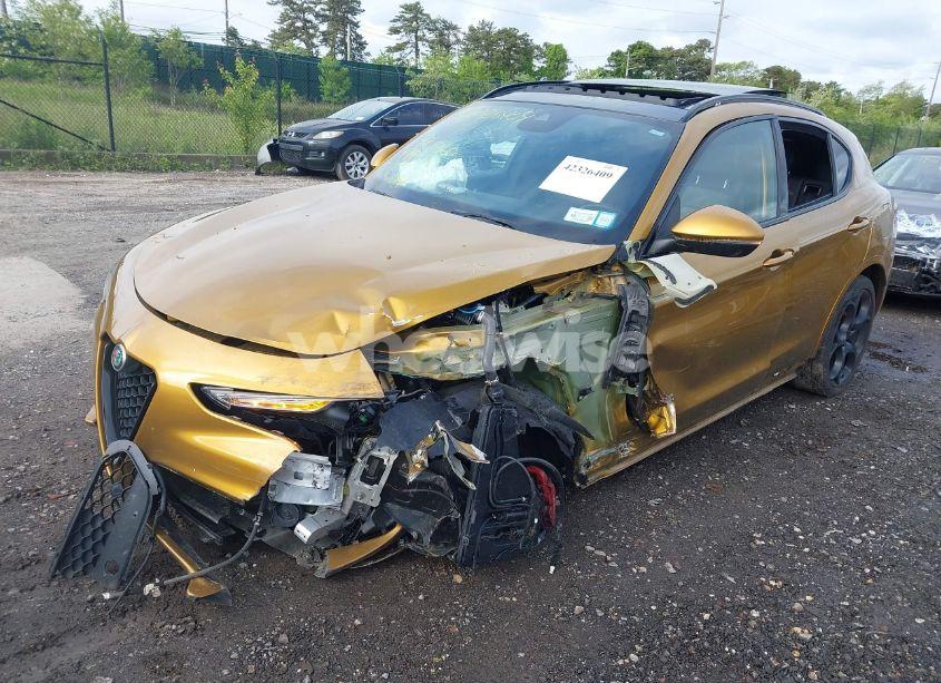 Photo 2 of 2022 Alfa Romeo STELVIO VELOCE TI AWD (VIN ZASPAKBNXN7D26328)