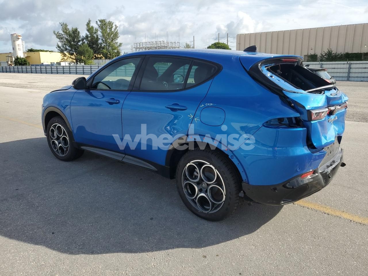 Photo 2 of 2025 ALFA ROMEO TONALE BASE (VIN ZASPATAWXS3088237)
