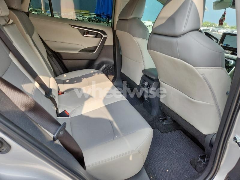 Photo 5 of 2025 TOYOTA RAV4 XLE PREMIUM (VIN ZCFC65D0075655299)