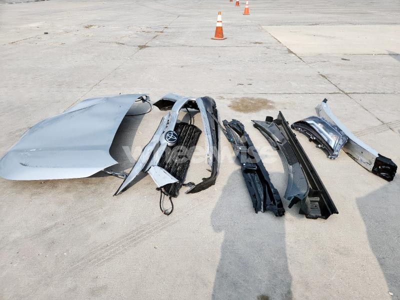 Photo 9 of 2025 TOYOTA RAV4 XLE PREMIUM (VIN ZCFC65D0075655299)