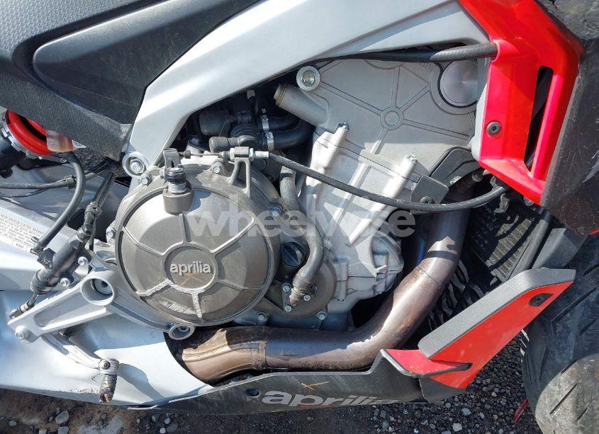 Photo 8 of 2021 Aprilia Tuono 660 (VIN ZD4KSUE05MS000352)