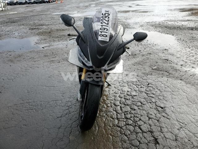 Photo 2 of 2021 APRILIA RSV4 1100 N/A (VIN ZD4KYUA09MS000276)