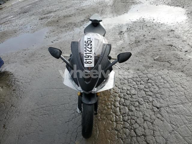 Photo 3 of 2021 APRILIA RSV4 1100 N/A (VIN ZD4KYUA09MS000276)