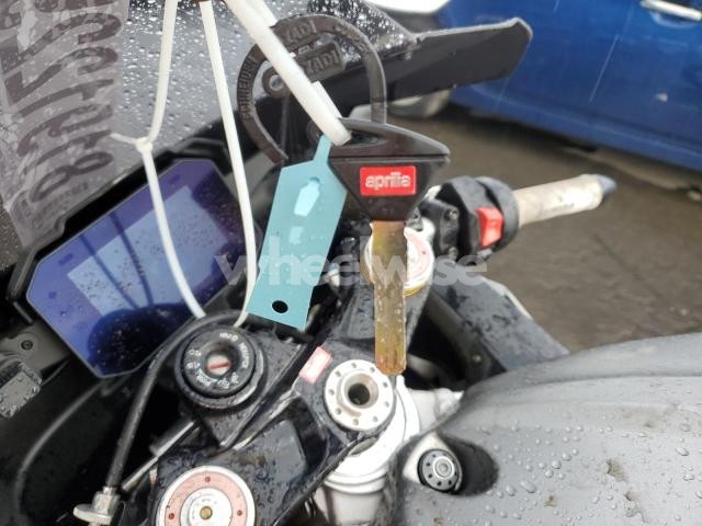 Photo 5 of 2021 APRILIA RSV4 1100 N/A (VIN ZD4KYUA09MS000276)