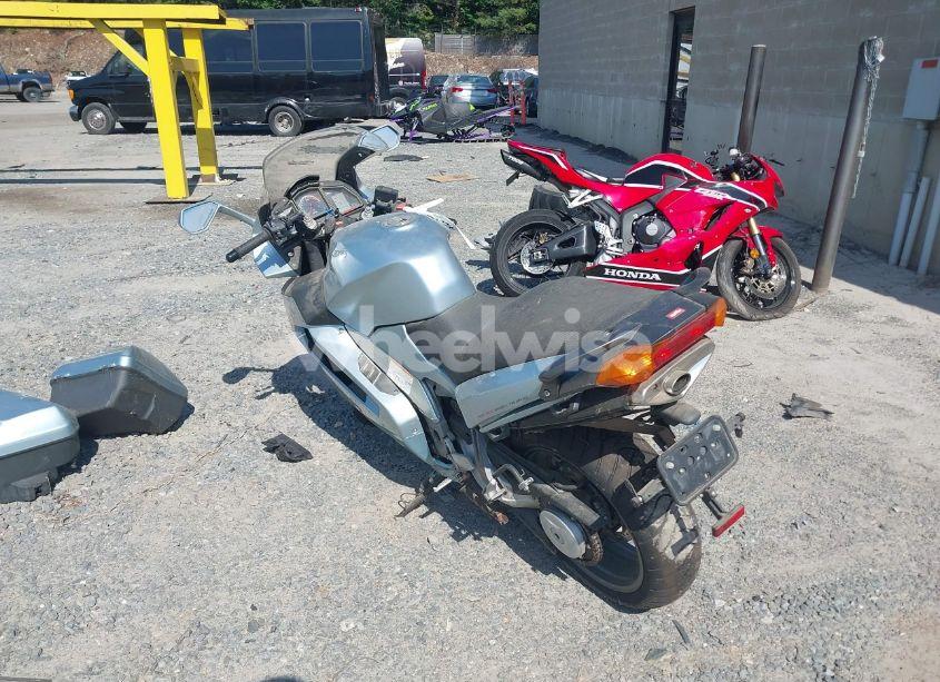 Photo 3 of 2002 Aprilia Rst FUTURA (VIN ZD4PWD0002S000600)