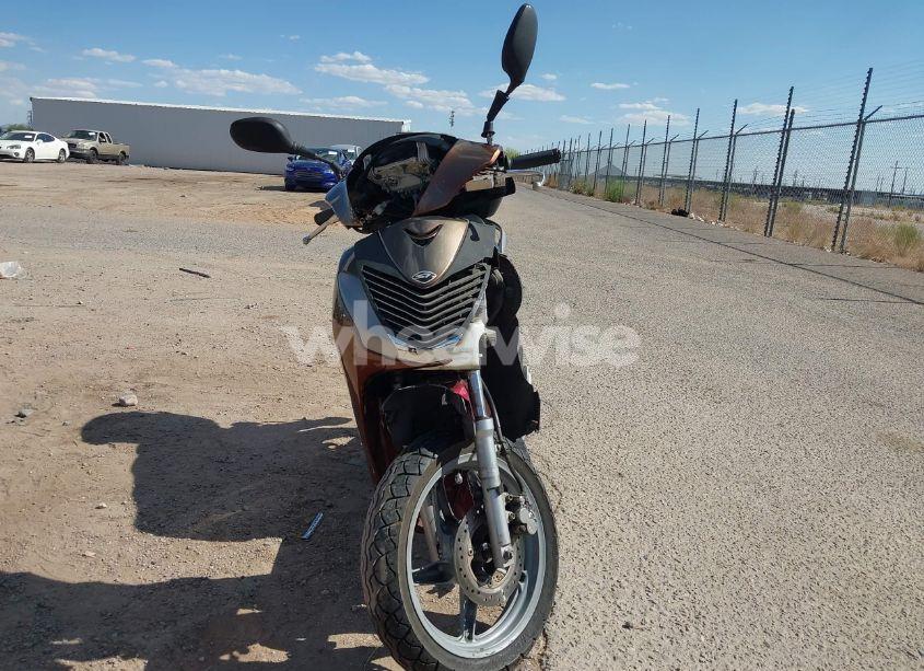 Photo 5 of 2010 Honda Sh150 D (VIN ZDCKF1012AF002930)