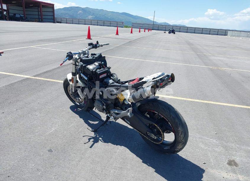 Photo 3 of 2009 Ducati Monster 696 (VIN ZDM1RADN19B018678)