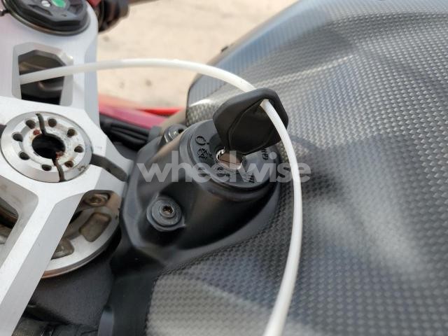 Photo 5 of 2021 DUCATI PANIGALE V4 N/A (VIN ZDMDAGNW1MB016114)