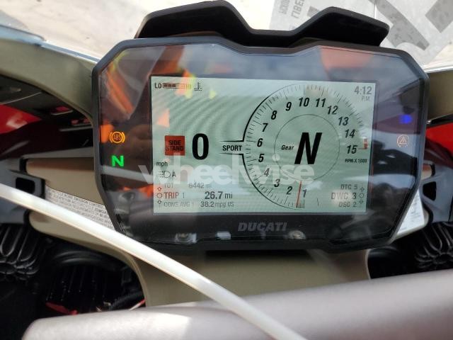 Photo 6 of 2021 DUCATI PANIGALE V4 N/A (VIN ZDMDAGNW1MB016114)