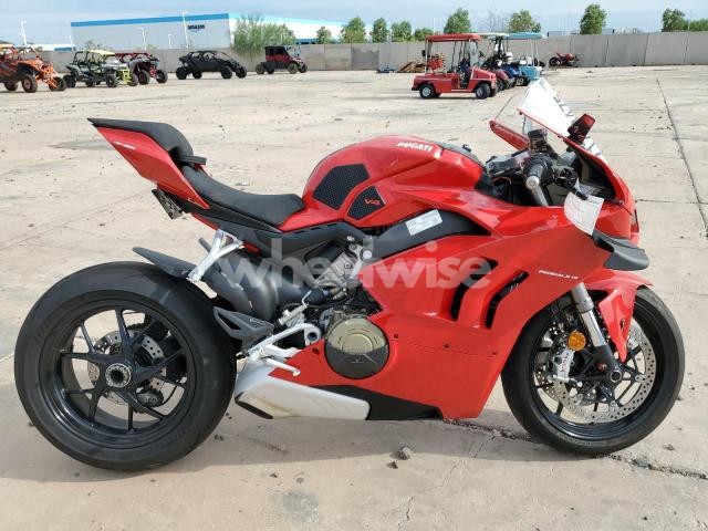 Photo 9 of 2021 DUCATI PANIGALE V4 N/A (VIN ZDMDAGNW1MB016114)