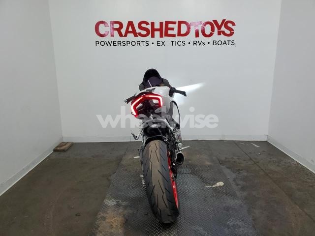Photo 5 of 2021 DUCATI PANIGALE V2 N/A (VIN ZDMHAATW0MB004778)