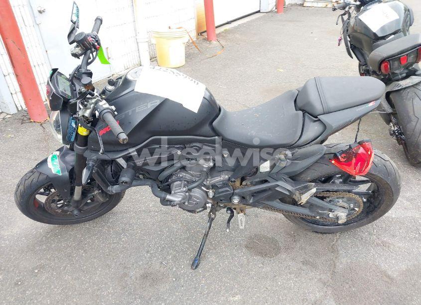 Photo 14 of 2021 Ducati Monster N/A (VIN ZDMMAMDTXMB002623)