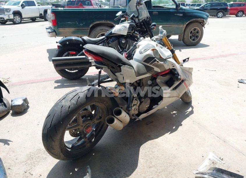 Photo 4 of 2024 Ducati Supersport (VIN ZDMVABDSXRB000393)