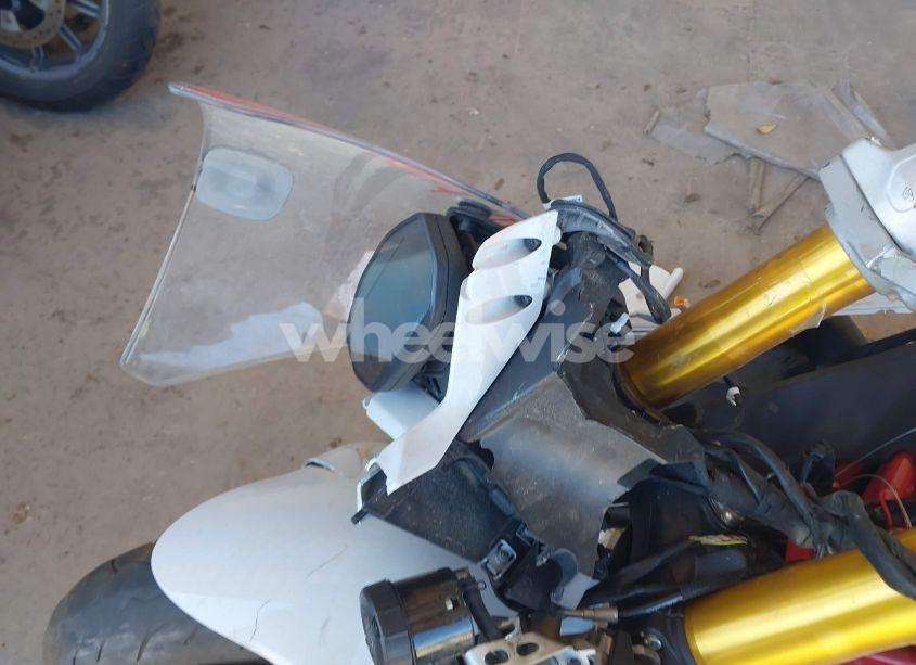 Photo 7 of 2024 Ducati Supersport (VIN ZDMVABDSXRB000393)