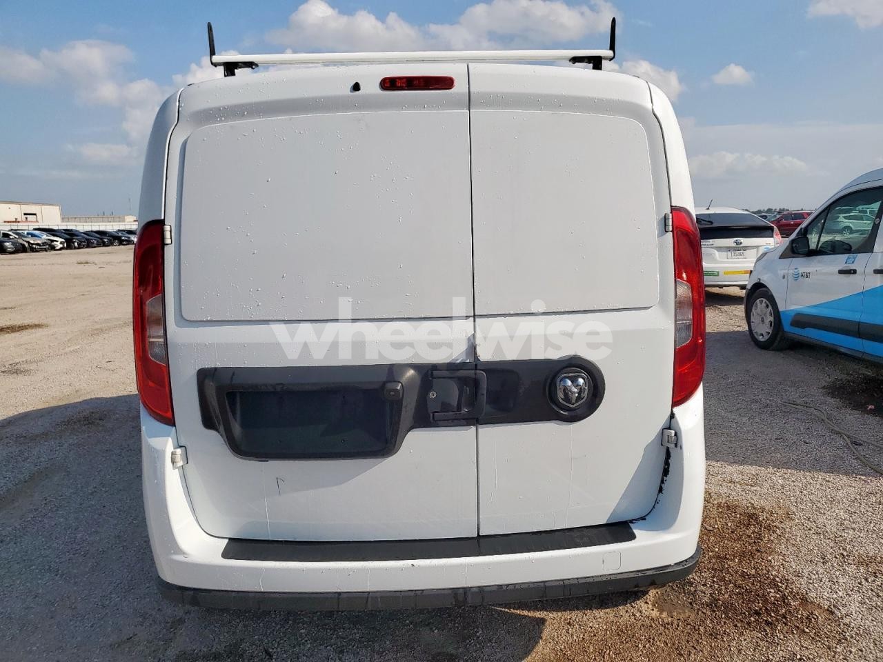 Photo 6 of 2022 RAM PROMASTER CITY TRADESMAN N/A (VIN ZFBHRFAB7N6Y31854)