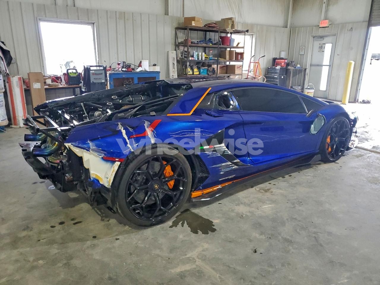 Photo 3 of 2020 LAMBORGHINI AVENTADOR SVJ N/A (VIN ZHWUM6ZD6LLA09054)