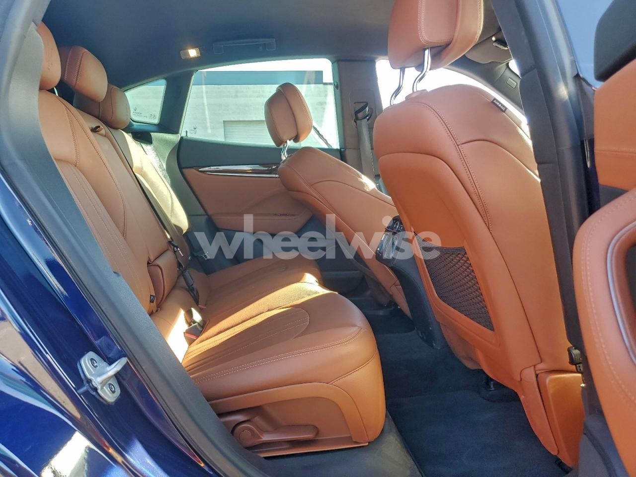 Photo 10 of 2018 MASERATI LEVANTE (VIN ZN661XUA1JX304206)