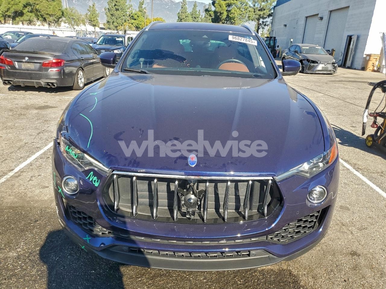 Photo 5 of 2018 MASERATI LEVANTE (VIN ZN661XUA1JX304206)