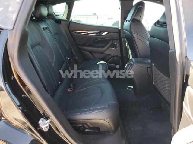 Photo 3 of 2021 MASERATI LEVANTE SPORT (VIN ZN661XUS0MX359646)
